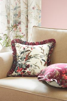 White Grand Country Floral Cushion With Contrast Frill Edge (U24302) | 23 €