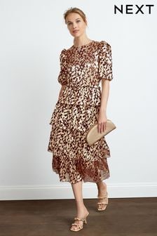 Brown Foil Print Plissé Tiered Short Sleeve Midi Dress (U39005) | DKK518