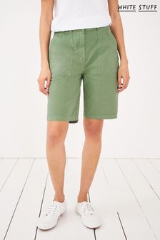 מכנסי צ'ינו קצרים מבד אורגני של White Stuff דגם Twister בצבע ירוק (U42074) | ‏239 ₪