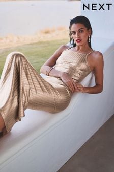Metallic Gold - Prążkowana sukienka na ramiączkach z kwadratowym dekoltem (U73157) | 225 zł