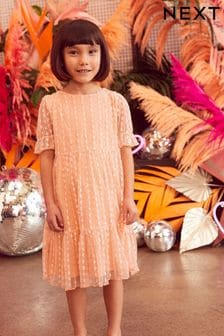 Morelowy pastelowy pomarańcz - Błyszcząca sukienka imprezowa z krótkim rękawem z siateczki (3-16 lat) (U80510) | 71 zł - 88 zł