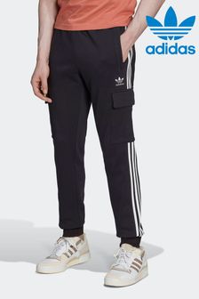 מכנסי טרנינג דגמ"ח בגזרה צרה של Adidas Originals דגם Adicolor בשחור עם 3-פסים (U82540) | ‏279 ₪