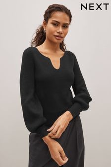 Schwarz - Pullover mit weiten Ärmeln und Herzdekolleté (U89326) | 43 €