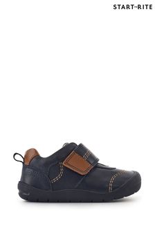 Zapatos para primeros pasos en color azul marino con cierre de velcro Footprint de Start Rite (U97472) | 59 €