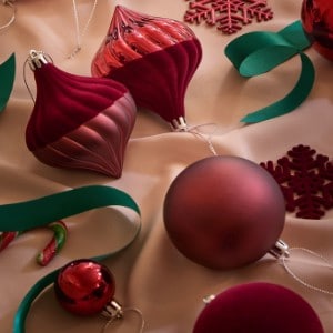 Red Baubles