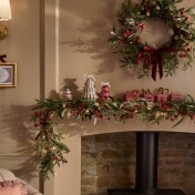 Wreaths & Garlands