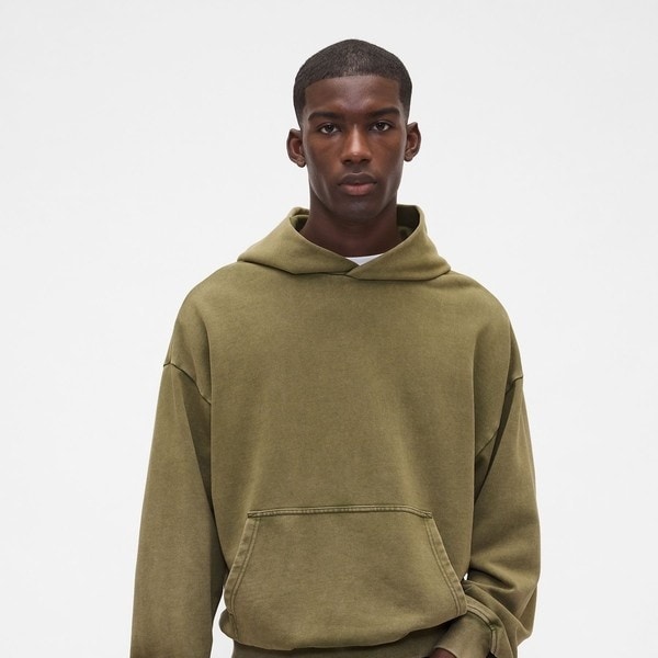 Hoodies & Sweatshirts