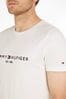 Tommy T-shirt Hilfiger Corp T-shirt avec logo drapeau Blanc