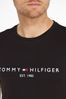 Flaga Tommy Hilfiger wyhaftowana na piersi