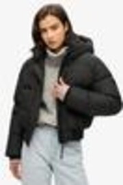Черный - Superdry Спортивная куртка-бомбер с капюшоном и пуховиком - Image 1 of 1