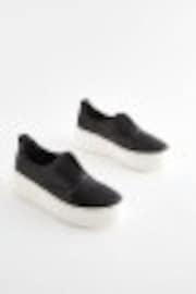 Черный, змеиная кожа - Кожаные кроссовки на платформе на танкетке Signature Forever Comfort® - Image 1 of 1