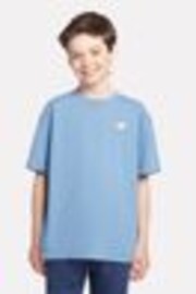Temno modra - New Balance Kids majica iz džersija z majhnim logotipom 100% bombaž - Slika 1 iz 1