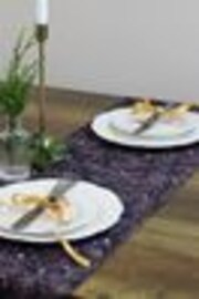 غطاء طاولة من القطن 100% بتصميم طائر الروبن من Avalon Home - صورة 1 من 1