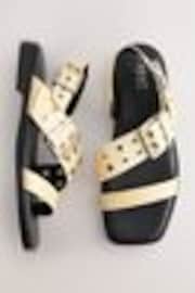 أصفر فاتح - صندل بحزام بإبزيم من Forever Comfort® - صورة 1 من 1
