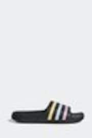 Negro/multicolor - Chanclas juveniles Adilette de Adidas - Imagen 1 de 1