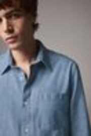 Умеренный синий - Рубашка Regular Fit с текстурированной одинарной манжетой и вырезным воротником - Изображение 1 из 1