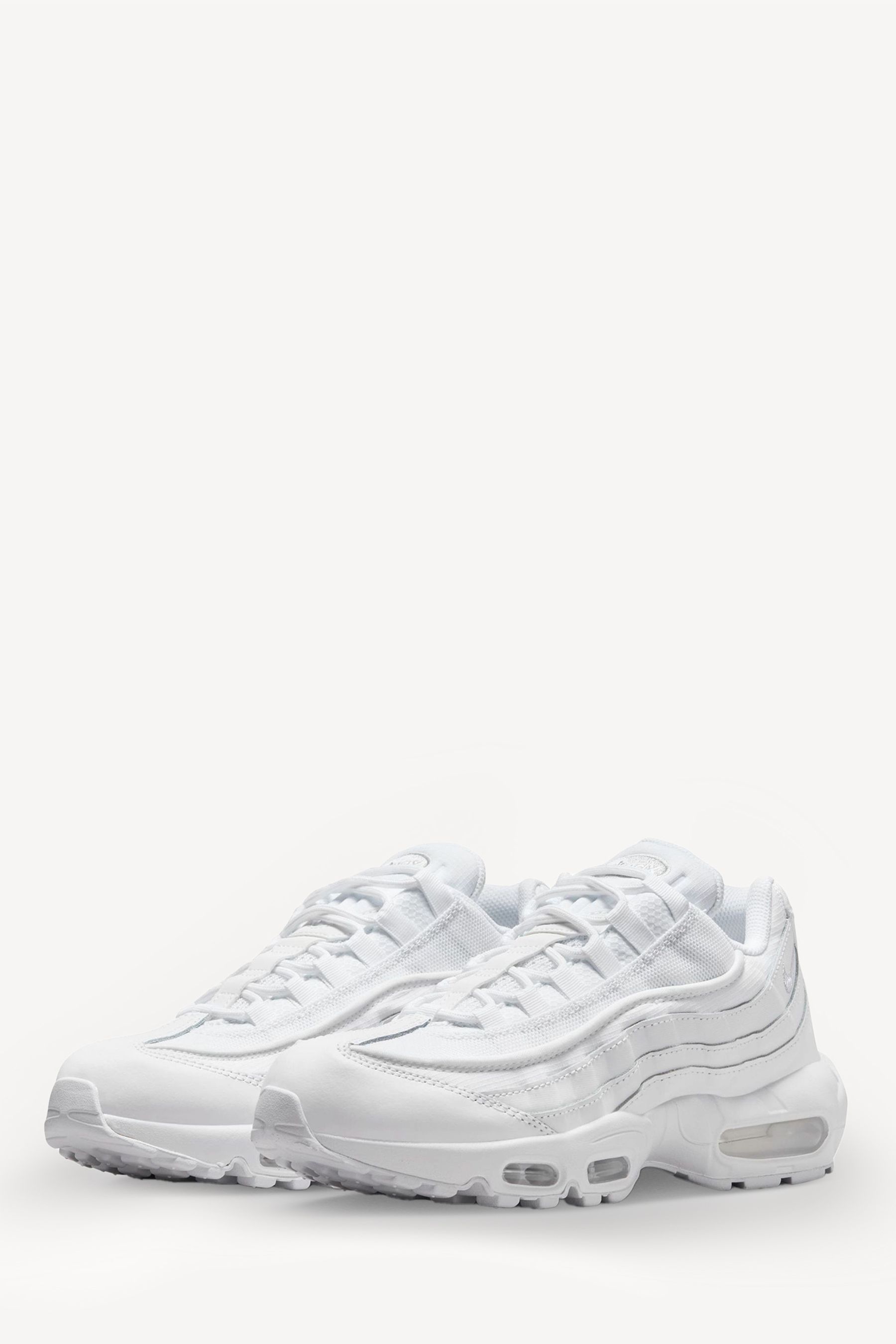 nike air max 95 trainers in all white