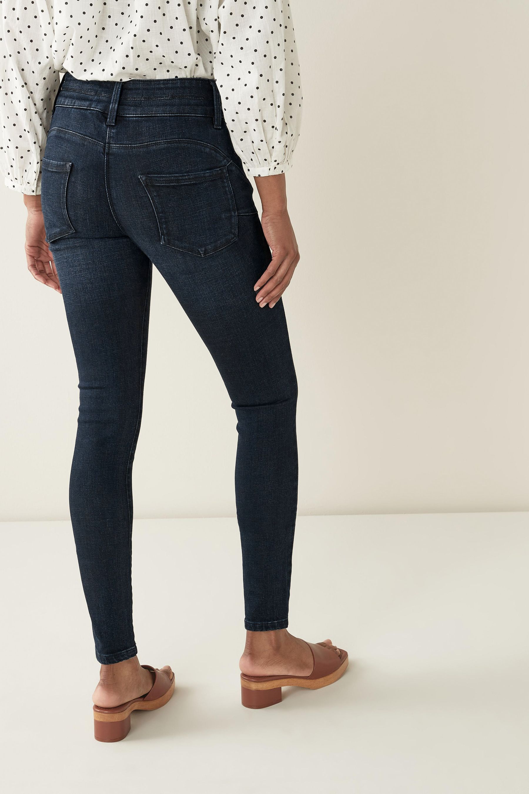 NEXT Jean Skinny Regular - Coupe Slim Élégante Taille Mi-Haute, Style Dénim Vieilli Confortable