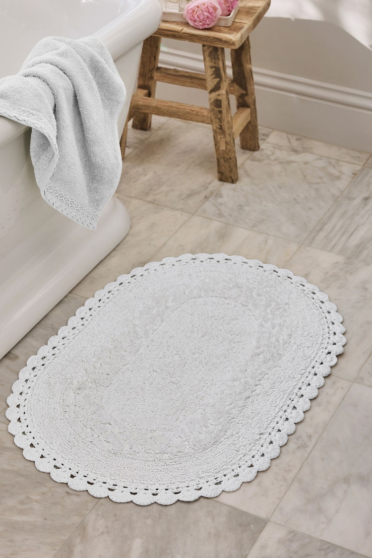 Shabby Chic by Rachel Ashwell® Oval Crochet 100% Cotton Bath Mat - Изображение 1 из 1