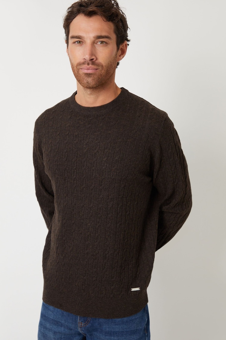 Marrón oscuro - Suéter con cuello redondo en punto de ochos de Threadbare - Imagen 1 de 1