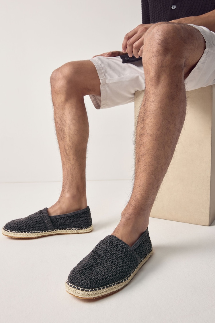 Grau - Gehäkelte Strick-Espadrilles - Bild 1 von 1