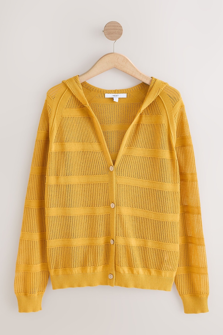 Gelbes Ocker - Leichte Kapuzenstrickjacke aus Mesh mit Ziernähten - Bild 1 von 1