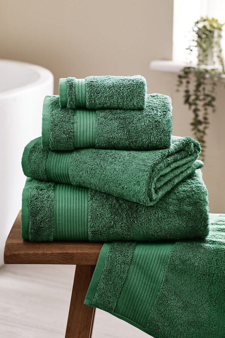 Jungle Green Egyptian Cotton Towel - Image 1 of 1