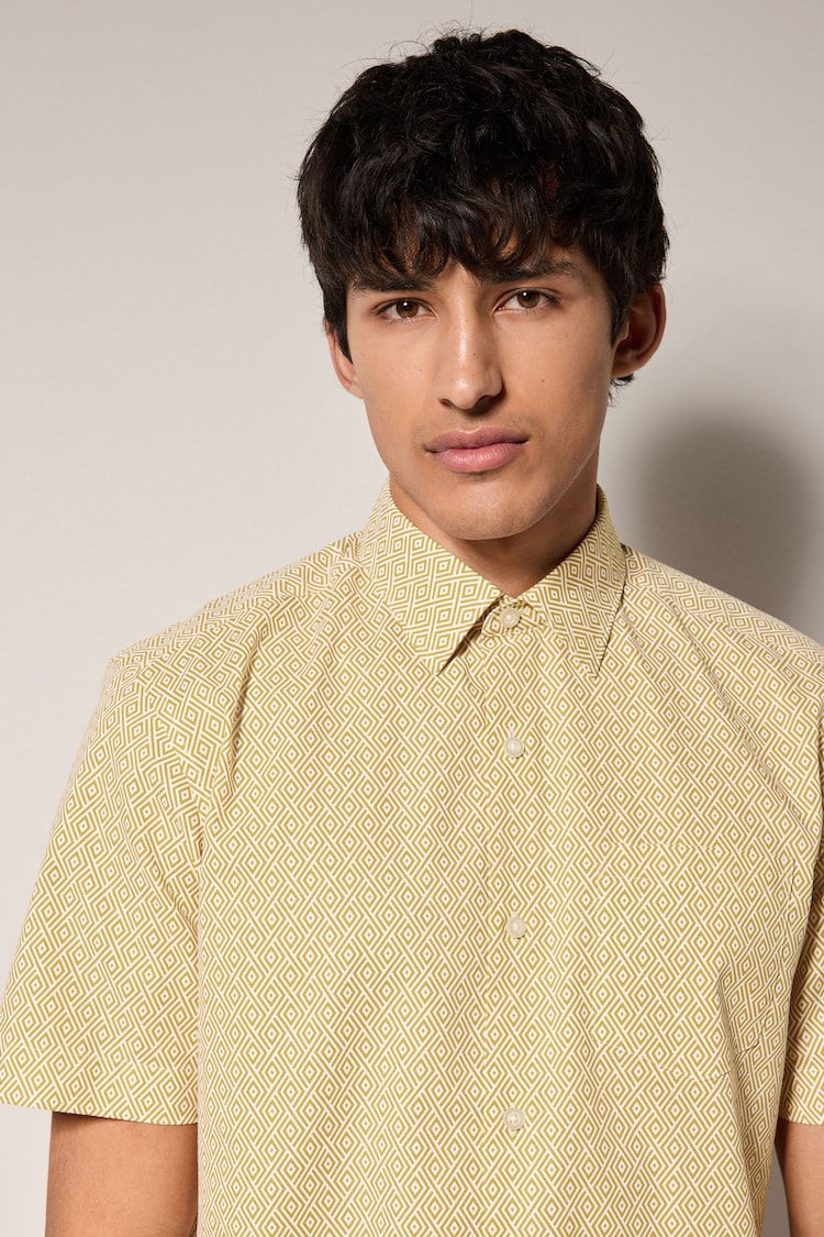Yellow Diamond Geometric Easy Iron With Button Down Collar Short Sleeve Oxford Shirt - Image 1 of 1