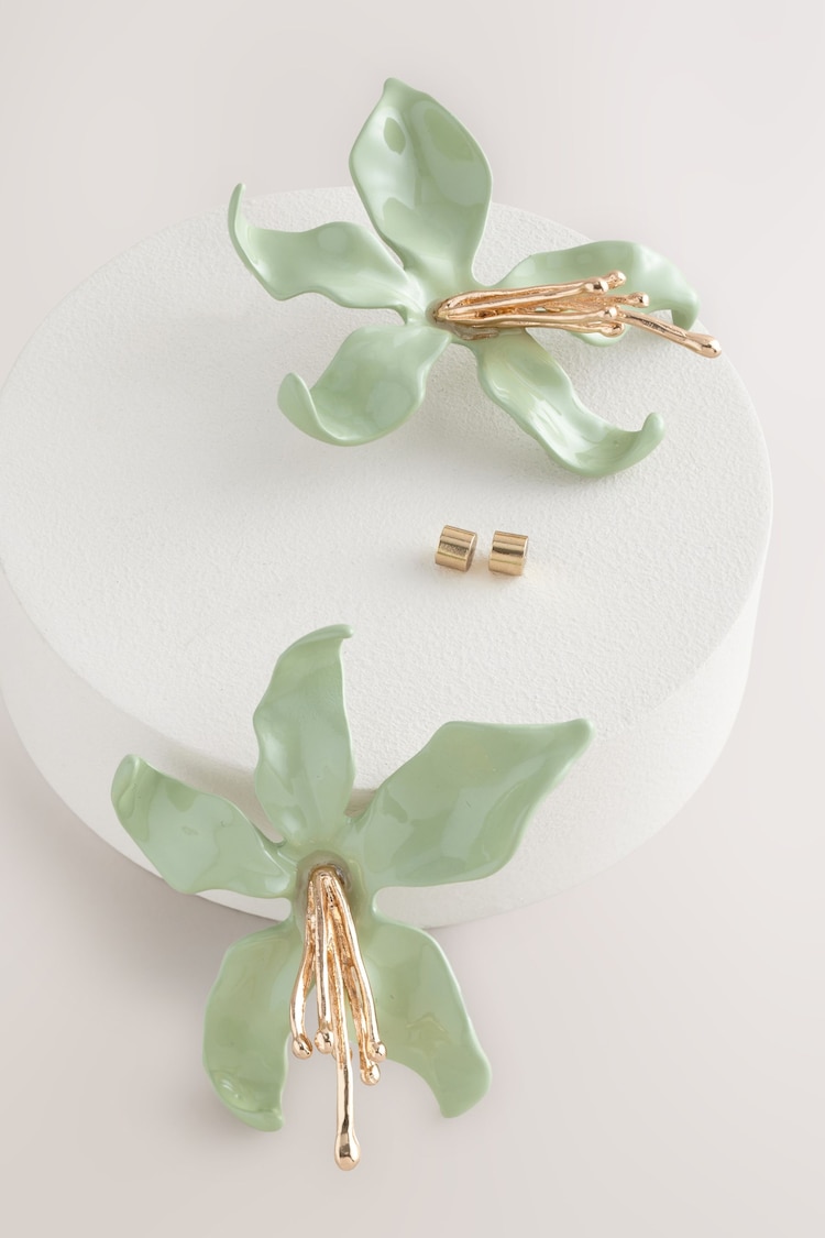 Vert clair - Flower Statement Stud Earrings - Image 1 of 1