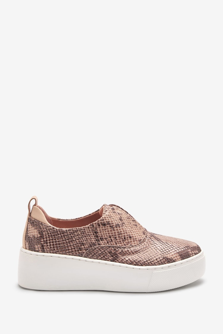 Schlangen-Print - Signature Forever Comfort® Lederturnschuhe mit Keilabsatz - Bild 1 von 1