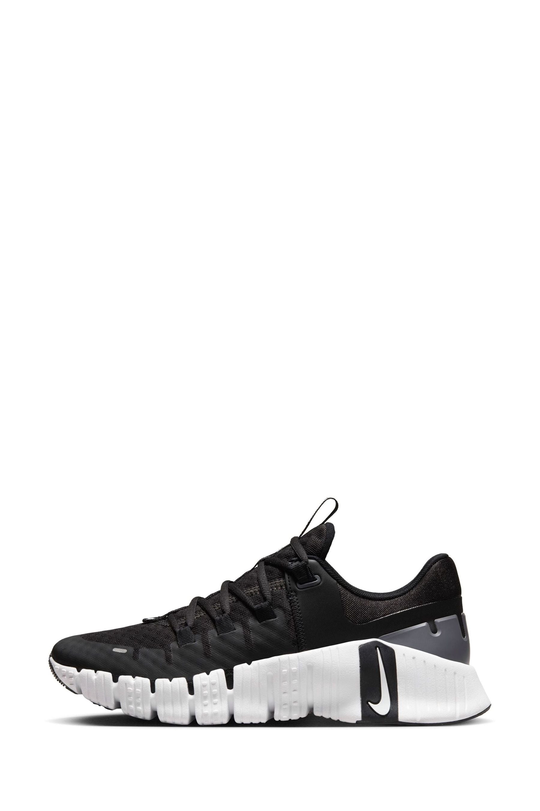 nike training metcon 4 trainers in black