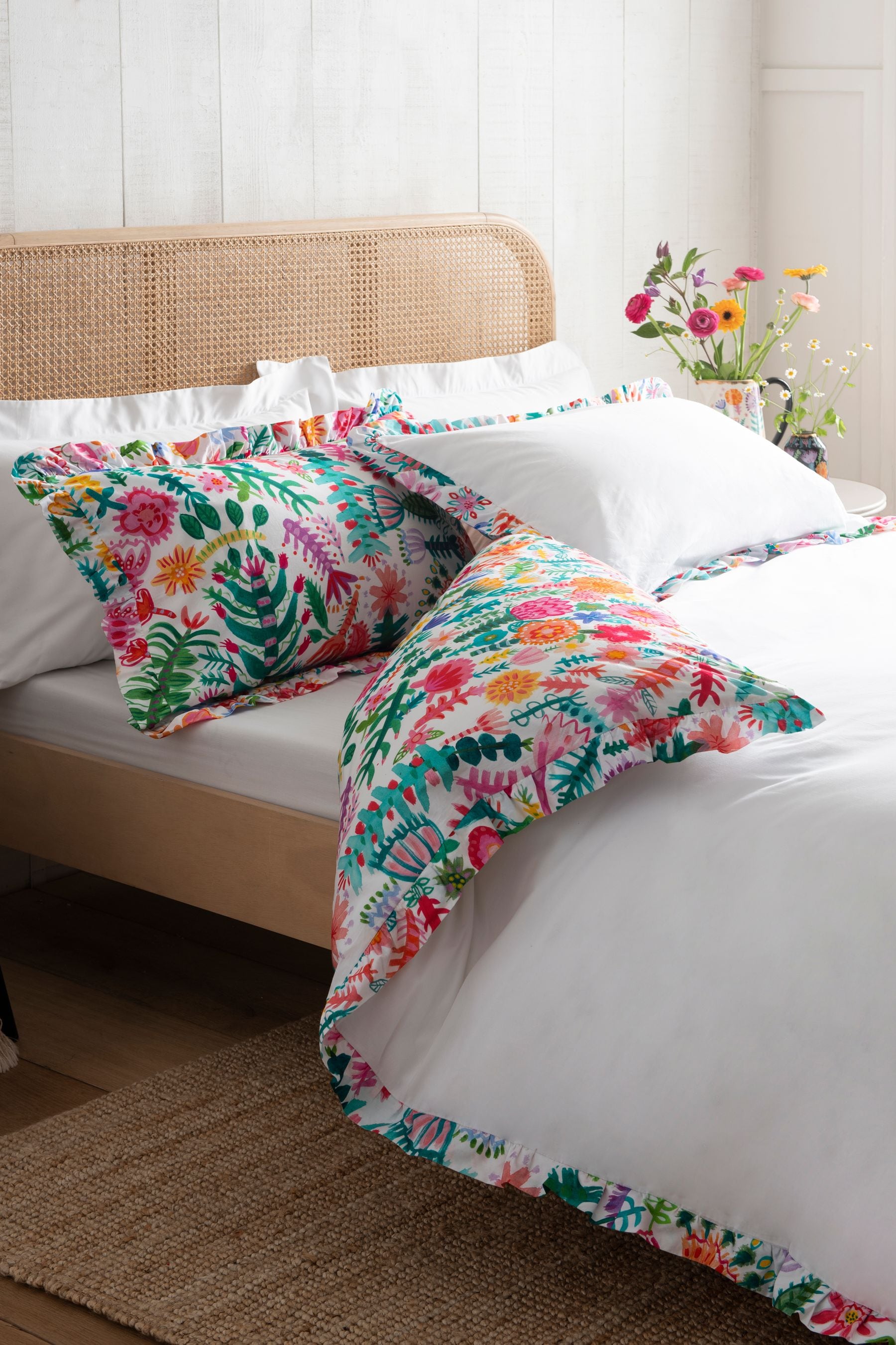 Collections Etc Floral Garden Ruffled Plisse Bedspread Full Cream