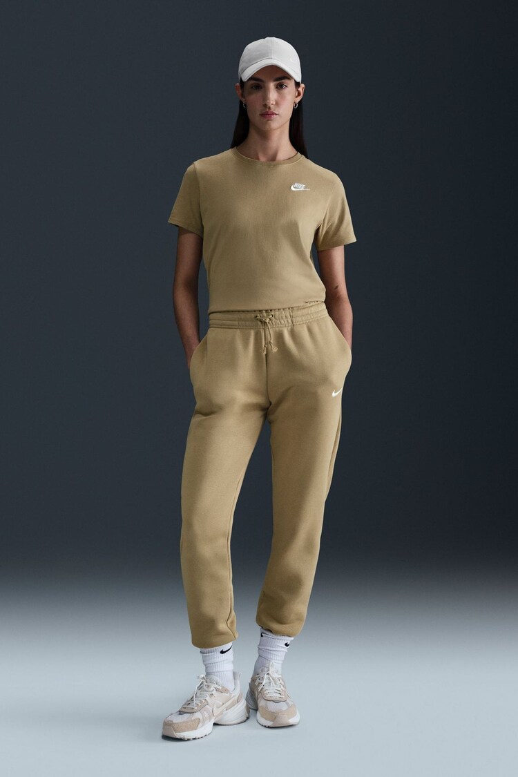 Nike Parachute Beige Sportswear Club Essentials T-Shirt - Image 1 of 1