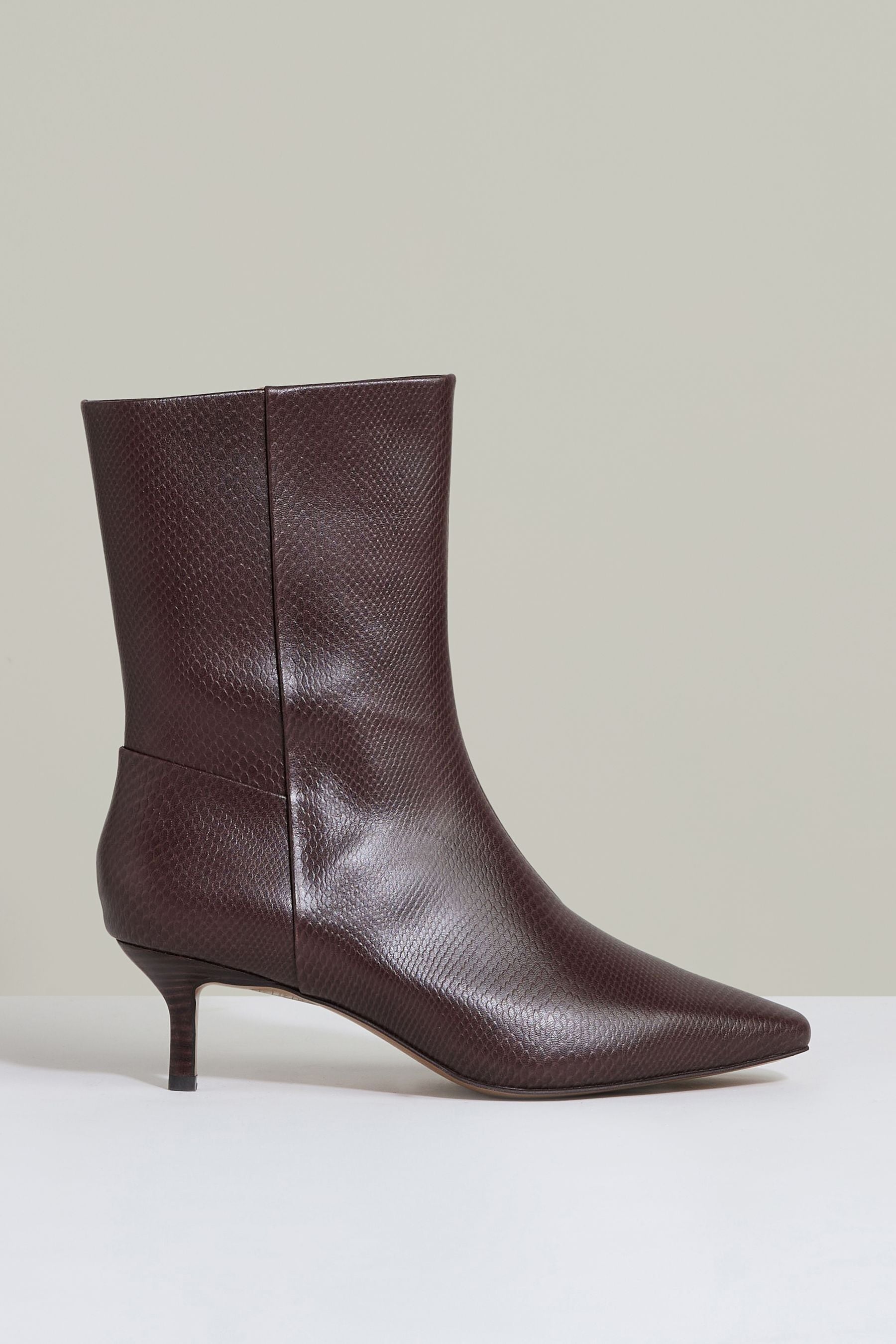 Reiss Chocolate Leather Kitten Heel Ankle Boots X09