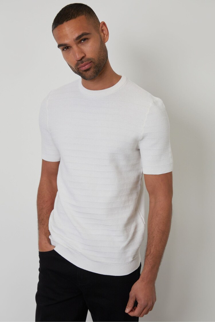 كريم - Threadbare Textured Knitted T-Shirt - صورة 1 من 1