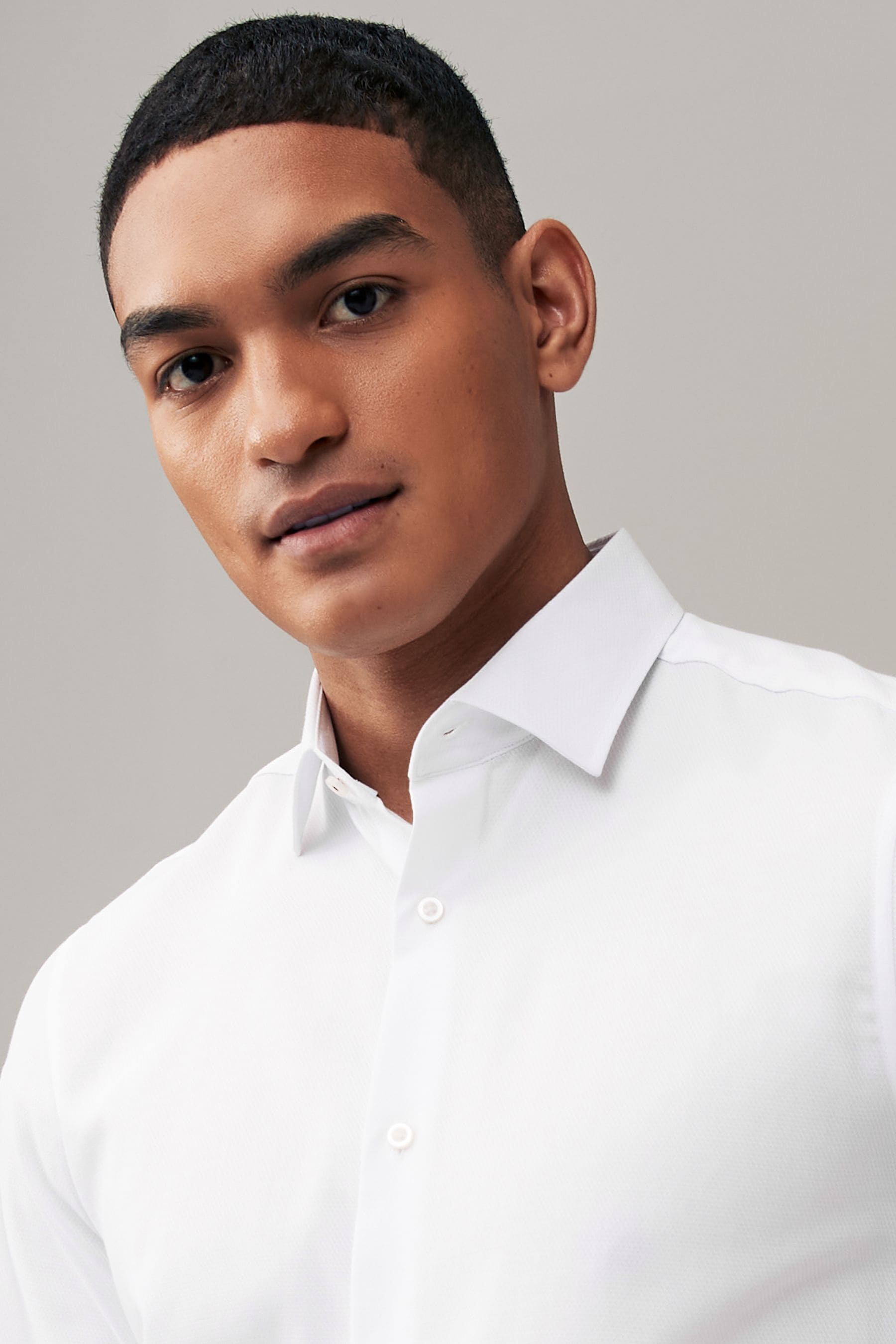 PROPER SHIRTINGS WHITE SLIM FIT REGULAR CUFF N720SPRX-WHT