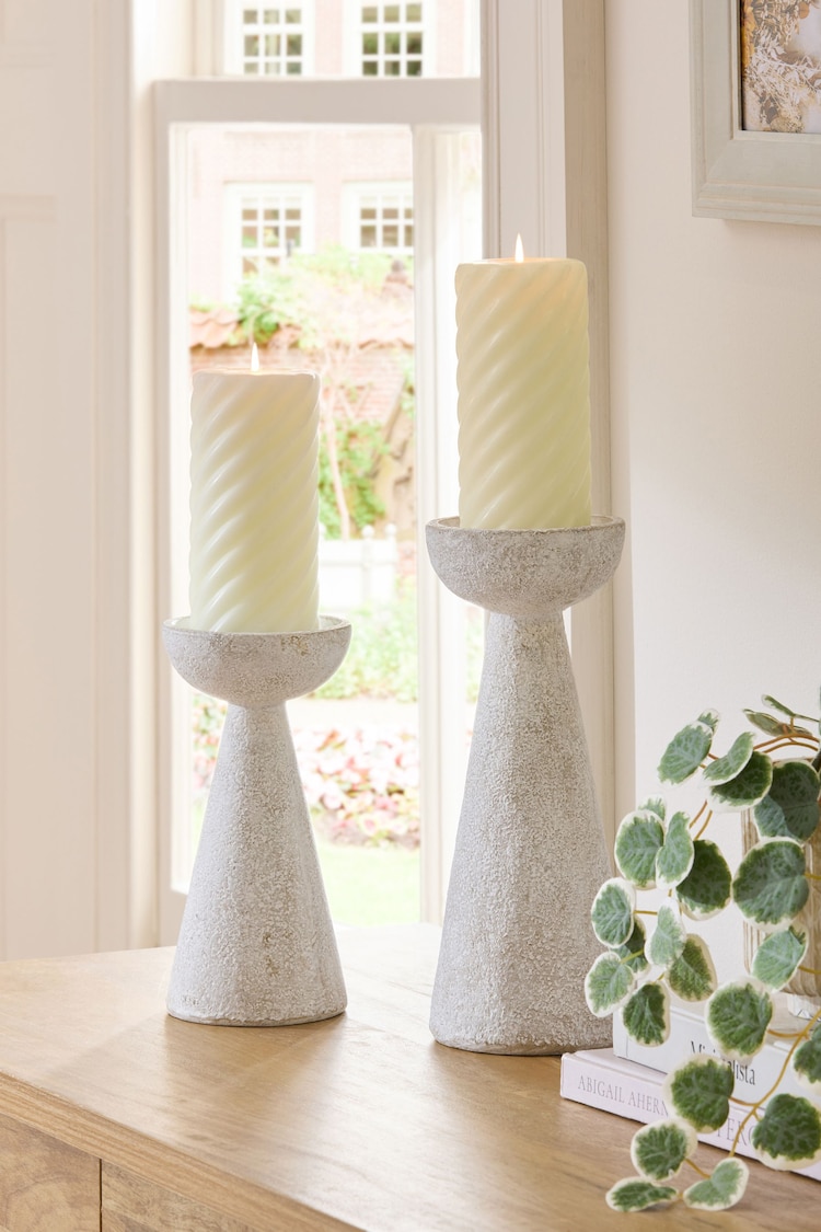 Candelabro en forma de columna con diseño escandinavo texturizado - Imagen 1 de 1 Candelabro en forma de columna con diseño escandinavo texturizado - Imagen 1 de 1