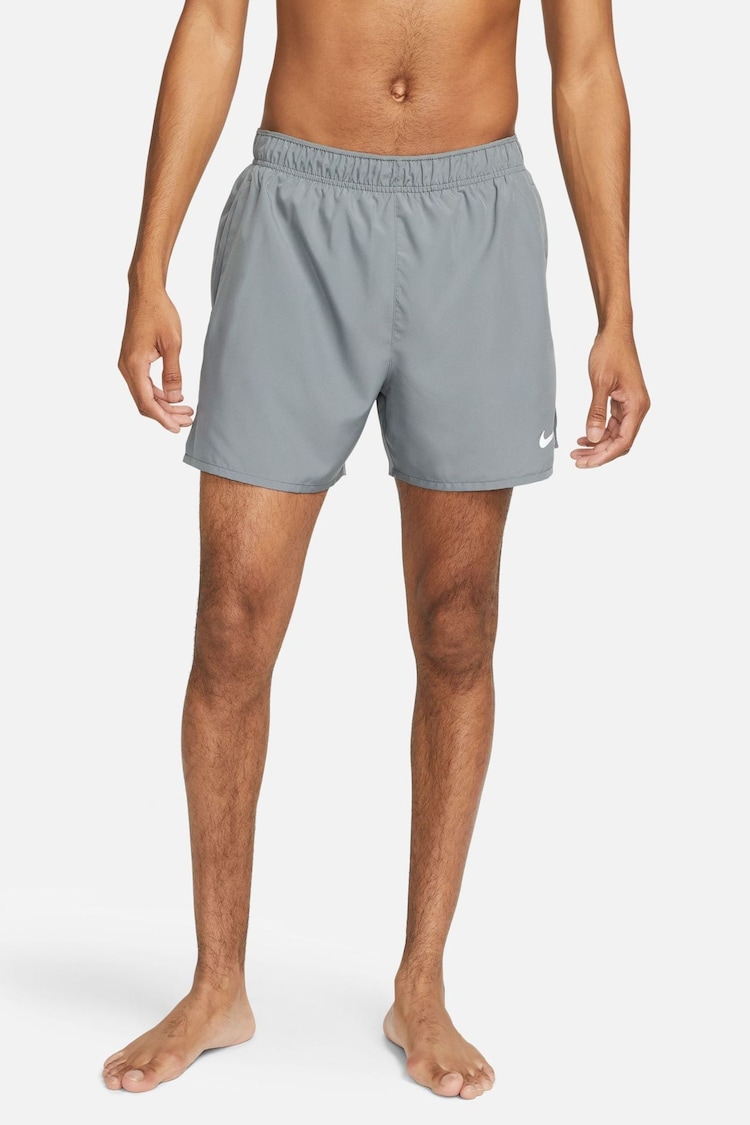 Gris claro - Regular - Nike Dri-FIT Challenger 5 inch Brief Lined Running Shorts - Imagen 1 de 1