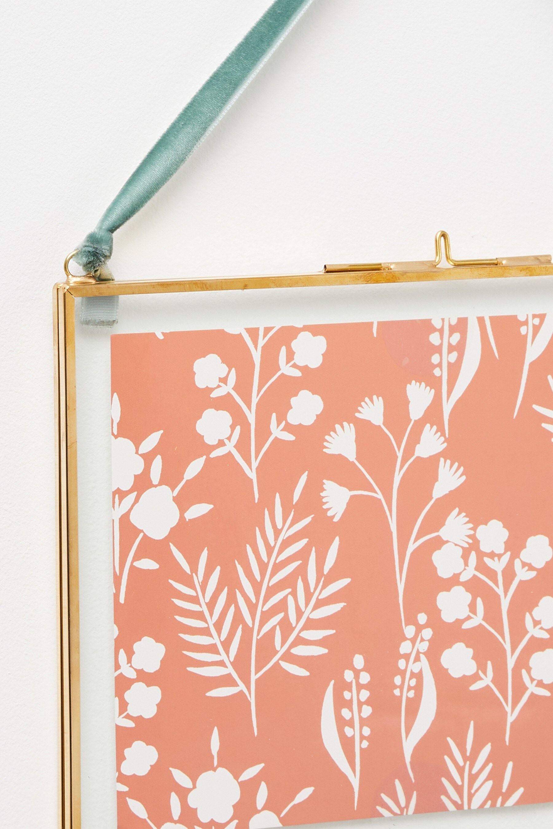 Buy Oliver Bonas Set of 3 Gold Hanging Picture Frames from the Next UK