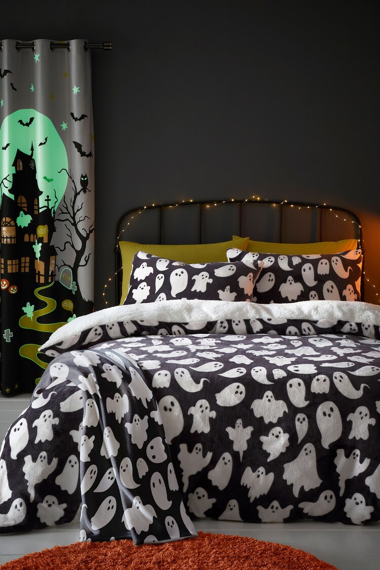Bedlam Black Spooky Ghosts Plush Teddy Fleece Duvet Cover Set - Image 1 of 1