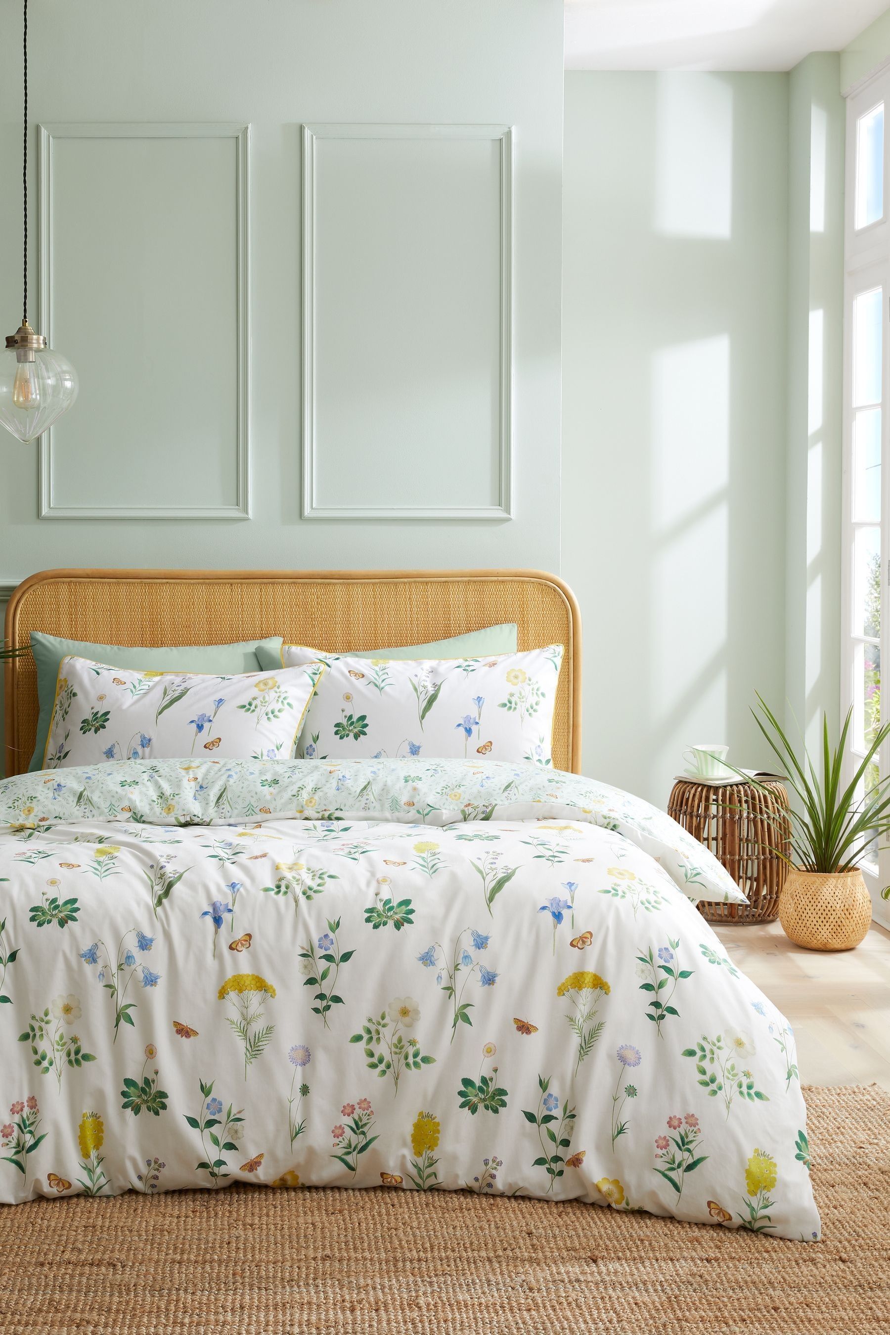 Sunny Garden Path Duvet Cover Set NCU0DDK263