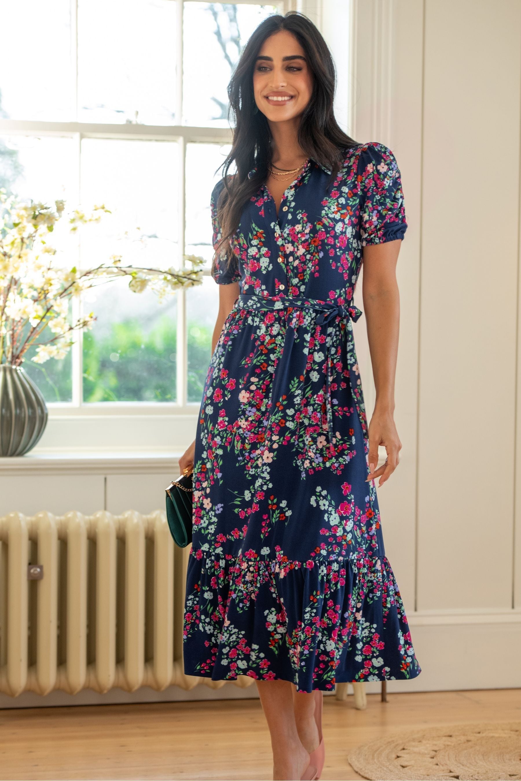 Perfect White Dress: Pour Moi Amanda Fuller'S Style - h0ksowi