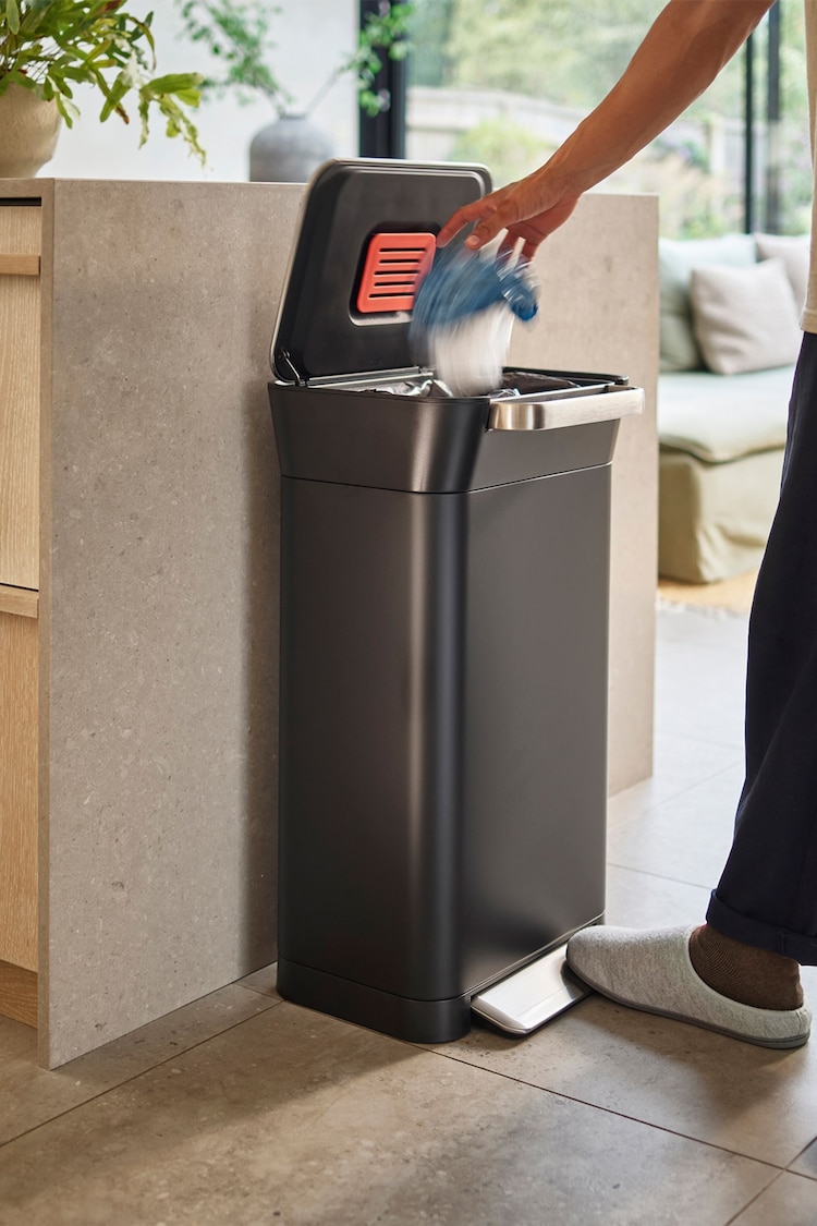 Joseph Joseph Black Titan 30L Trash Compactor Bin - Image 1 of 1