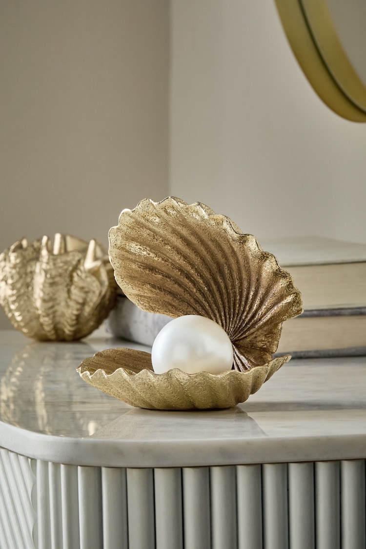 Gold Clam Shell Ornament - Image 1 of 1