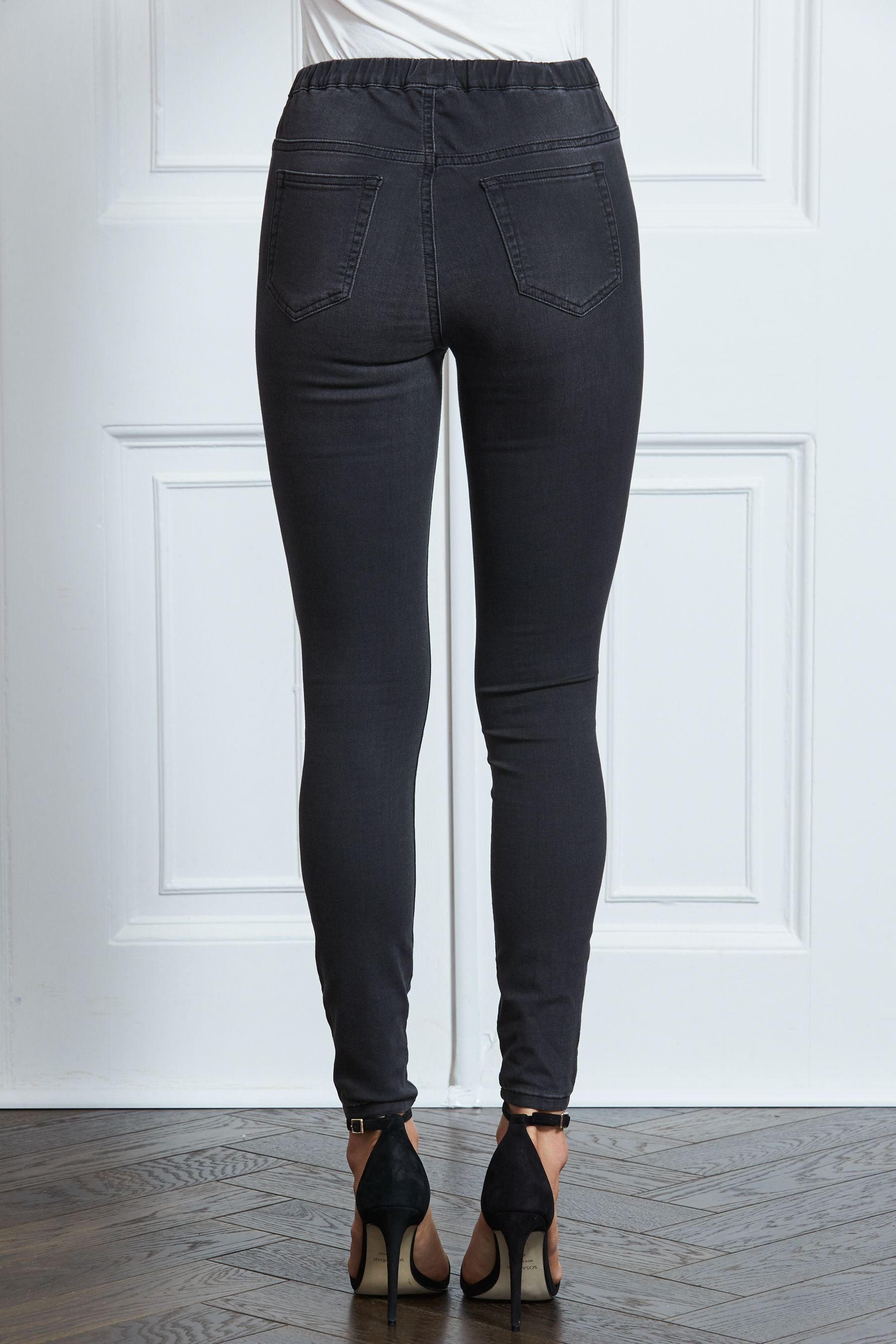 Buy Sosandar Charcoal Perfect Jeggings from the Next UK online shop