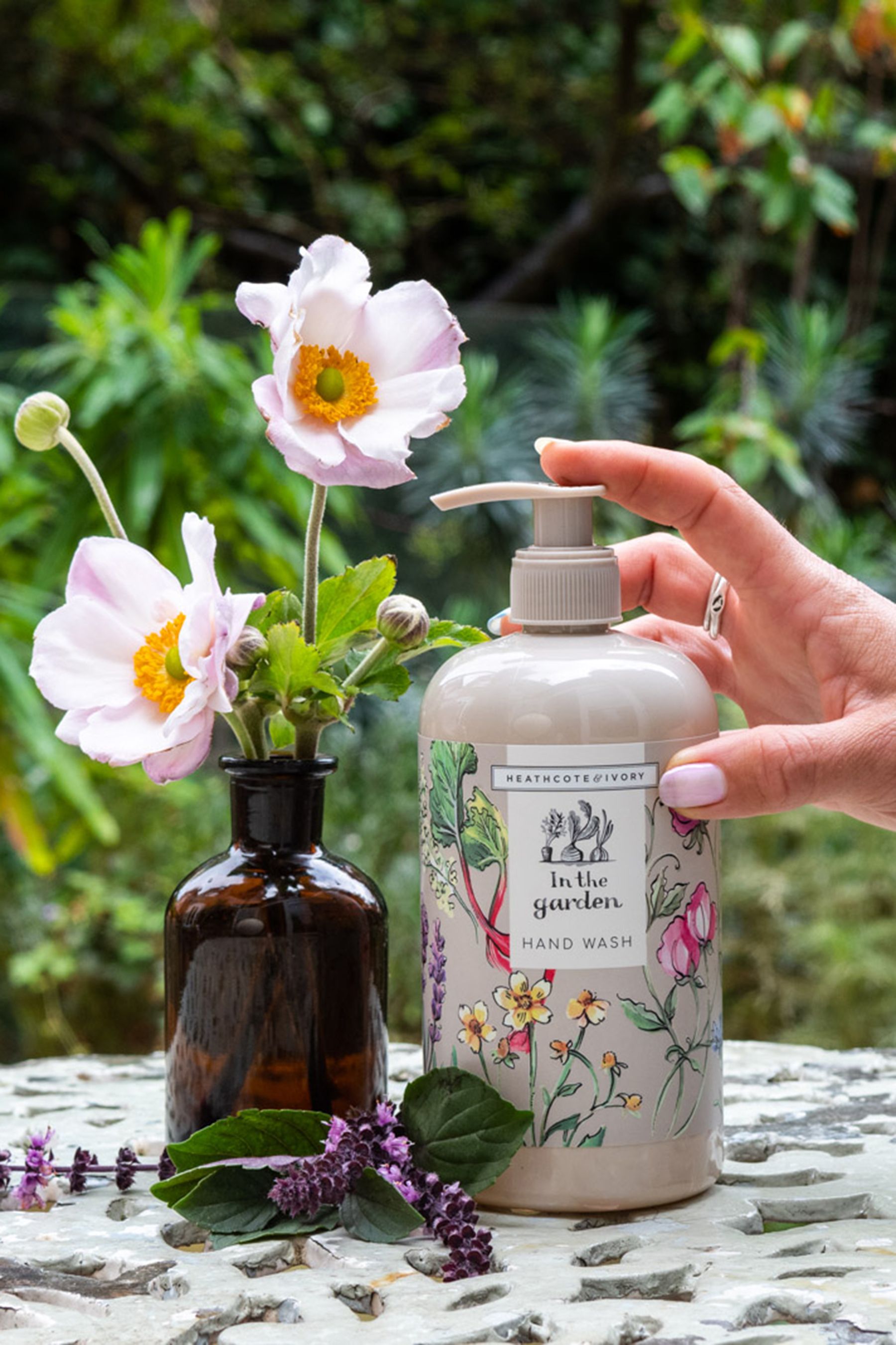 Heathcote & Ivory Handseife 'In The Garden' - 500 Ml, Vegan, Mit Rhabarberduft & Vitaminen