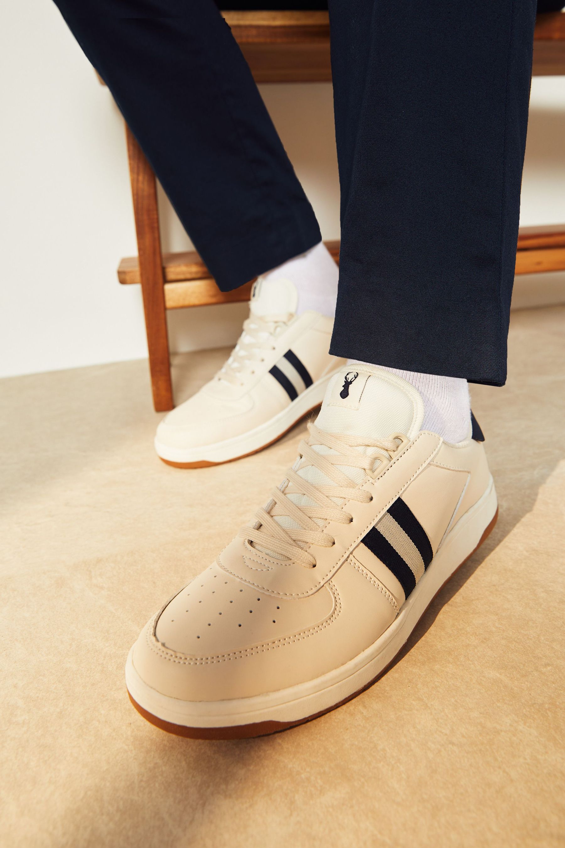 White stripe trainers top