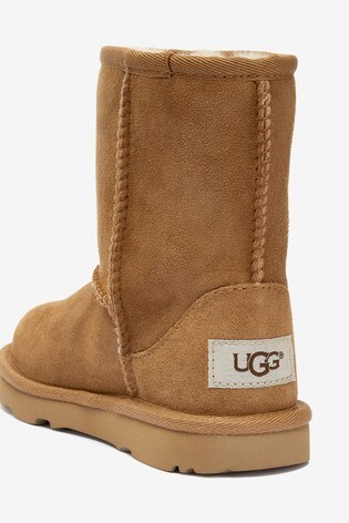 ugg boots classic short chestnut