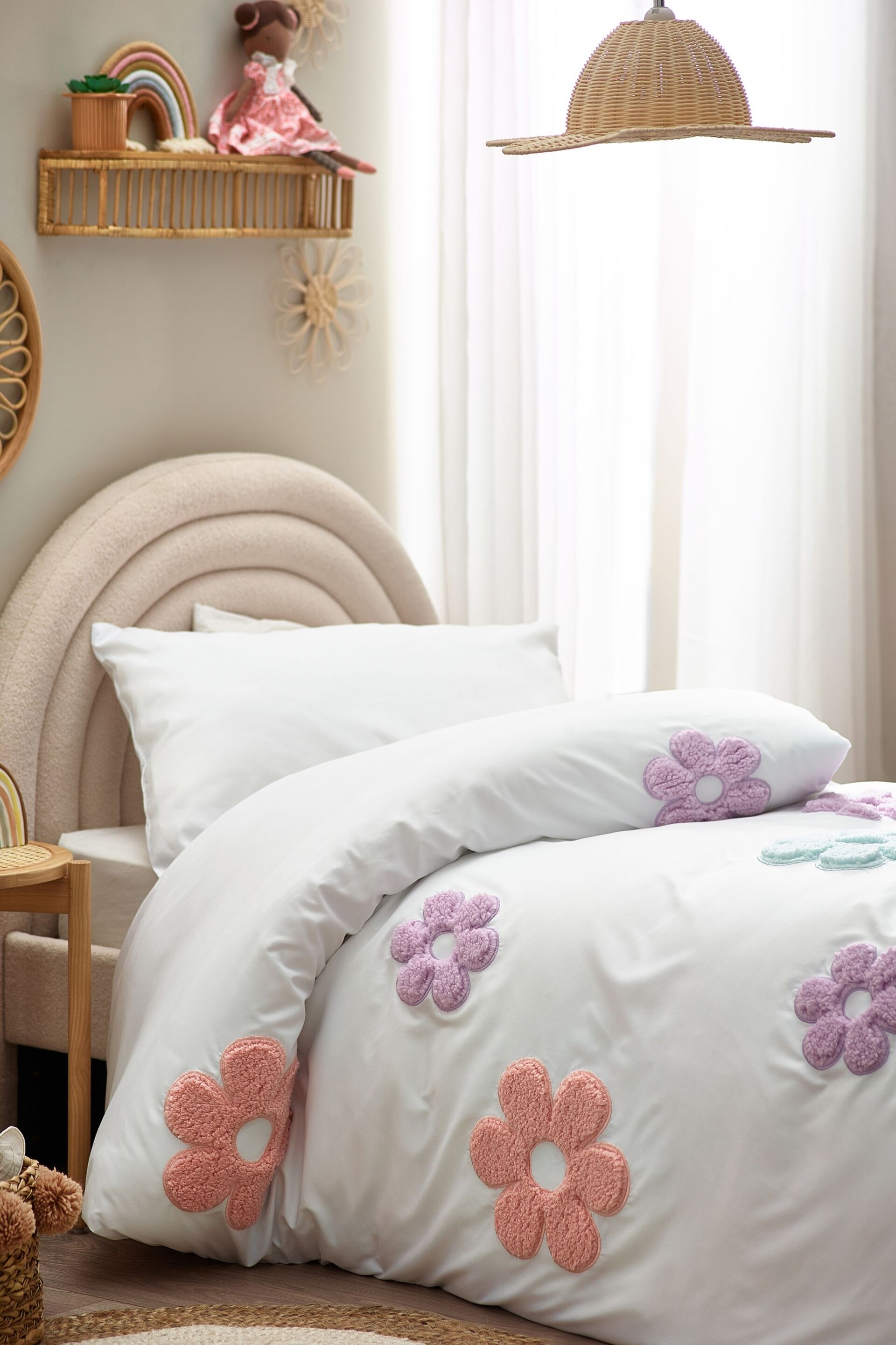 White Appliqué Daisy Flower Duvet Cover and Pillowcase Set - Image 1 of 5