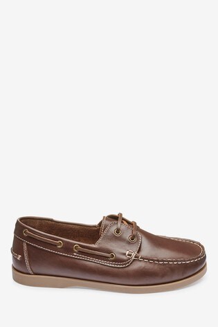 boat shoes near me